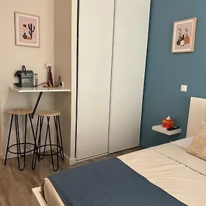 https://studio-provencal-proche-daix.fr-provencehotel.com
